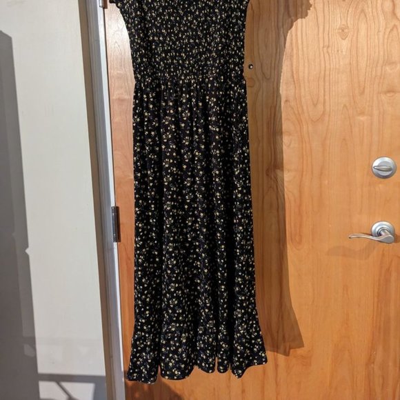 Urban Outfitters floral dress - Picture 2 of 3